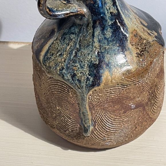 Jug Style Designed Pottery by TERRY - Picture 3 of 9